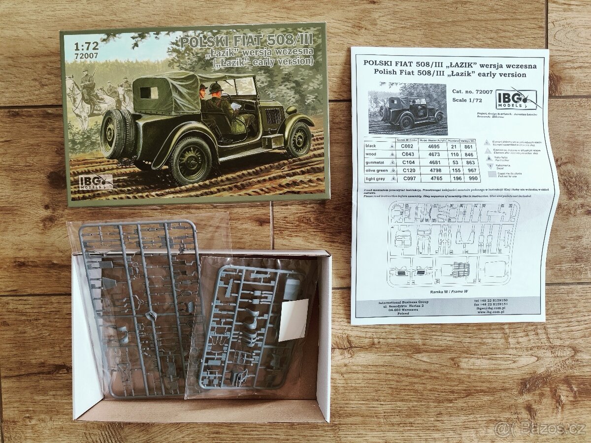 Plastikové a dřevěné modely - 9