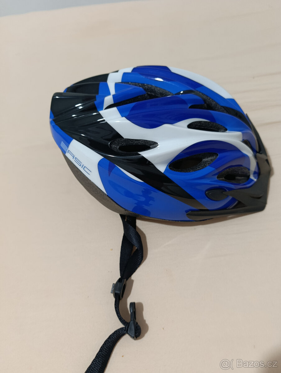 Různé oblečení+přilba - 9