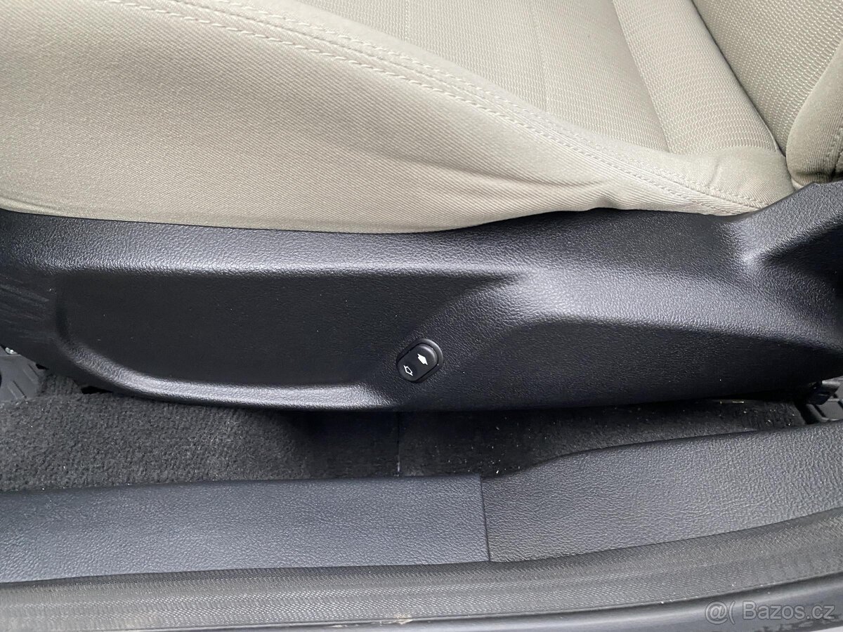 Ford Mondeo 2.0 TDCi , 103 kW nafta, 2011 - 9