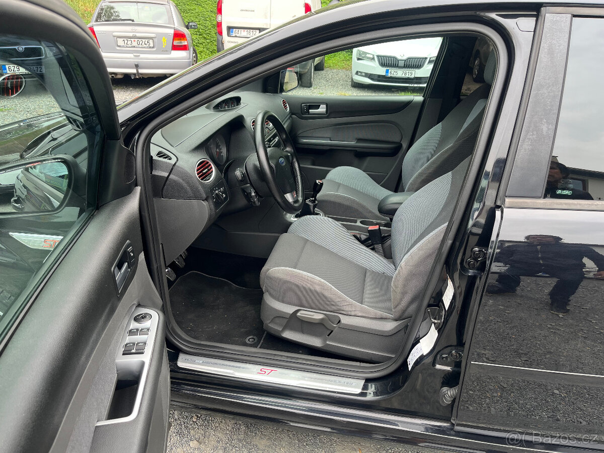 FORD FOCUS ST 2,5 i 166 Kw BLACK EDITION - 9