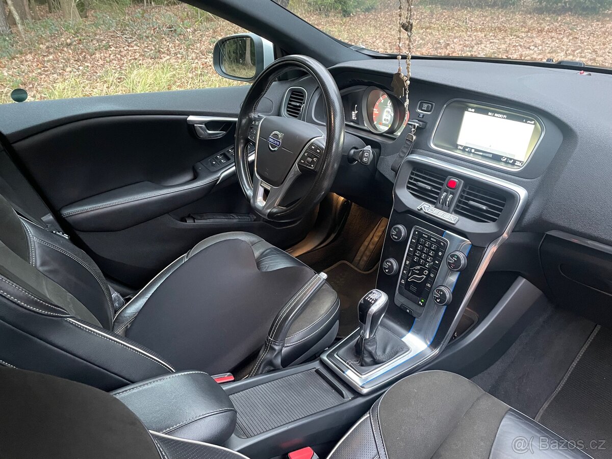 Volvo V40 D2, R-desing - 9