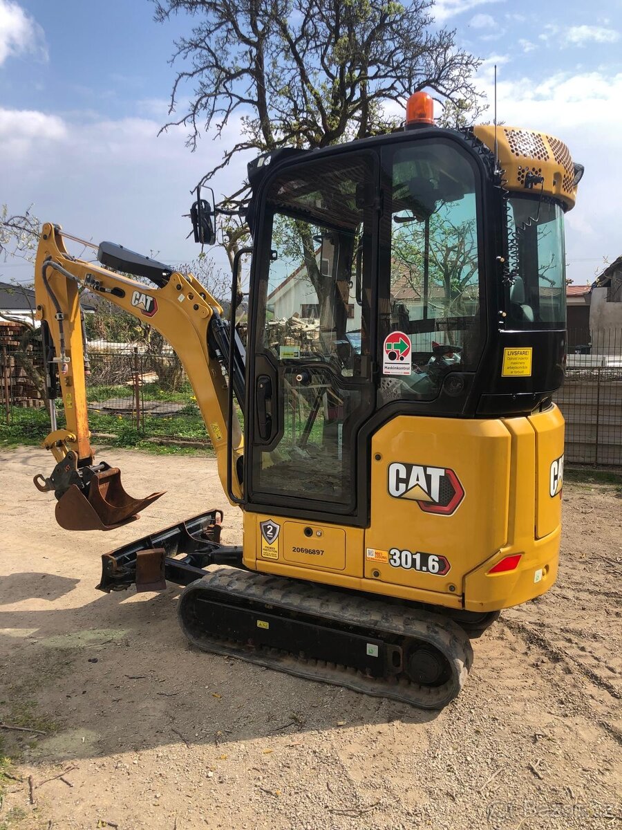 Caterpillar CAT 301.6 - 9