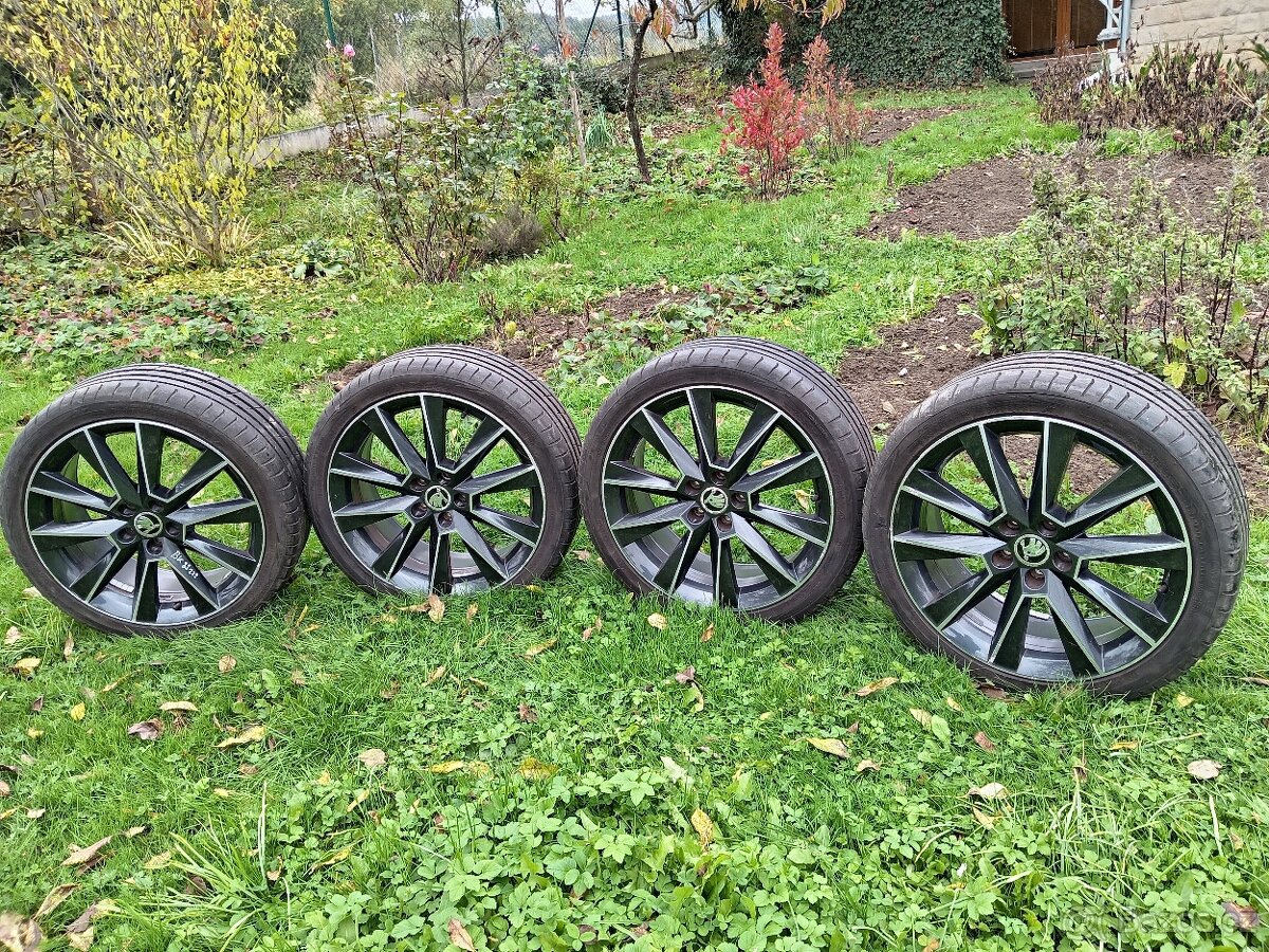 Originál ALU kola Škoda Fabia Rapid R17 + letní pneu - 9