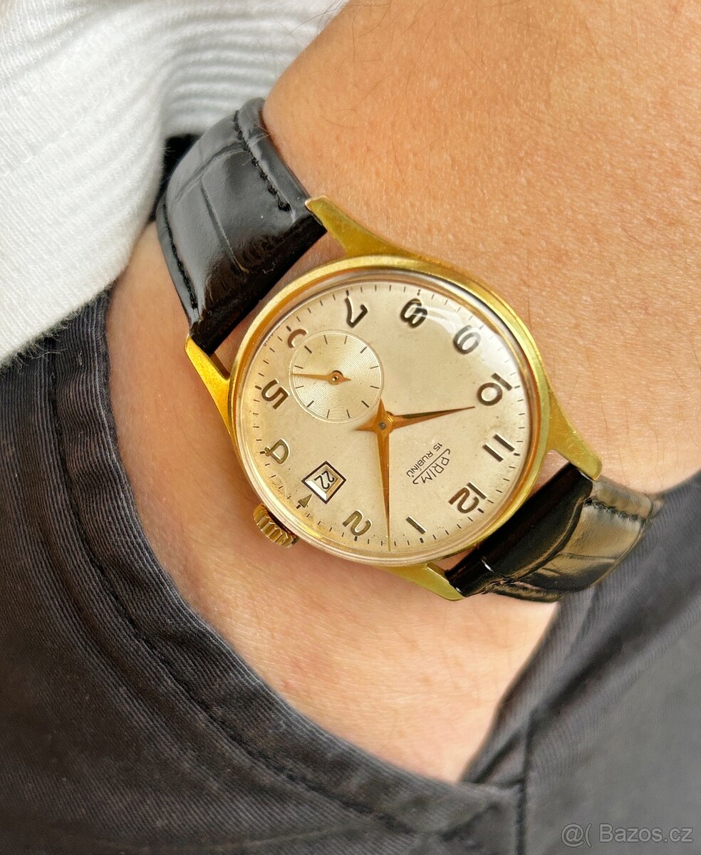 Československé mechanické vintage retro hodinky PRIM Datumat - 9