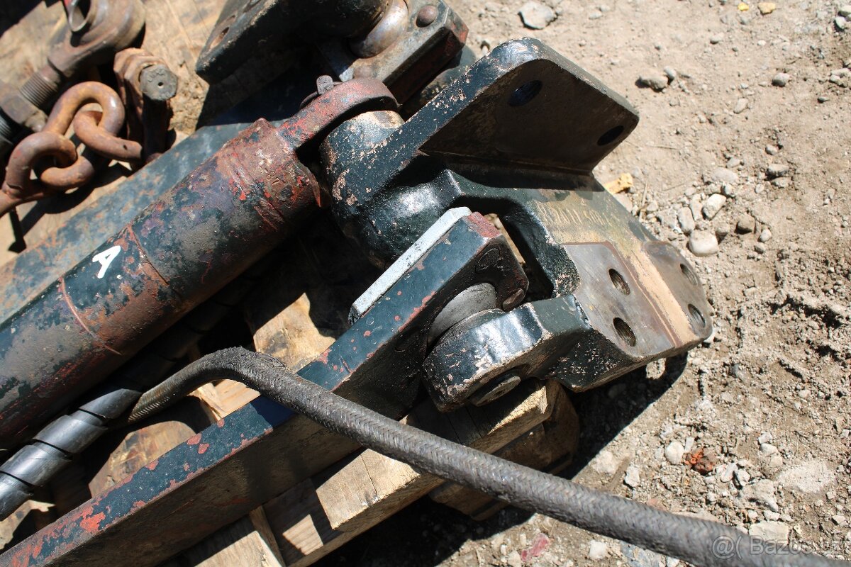 Zetor 7211 ramena konzole trn agrohák držák 3. bod - 9