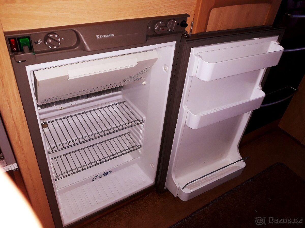 2002 Compass CORONA 630 + TV - 9