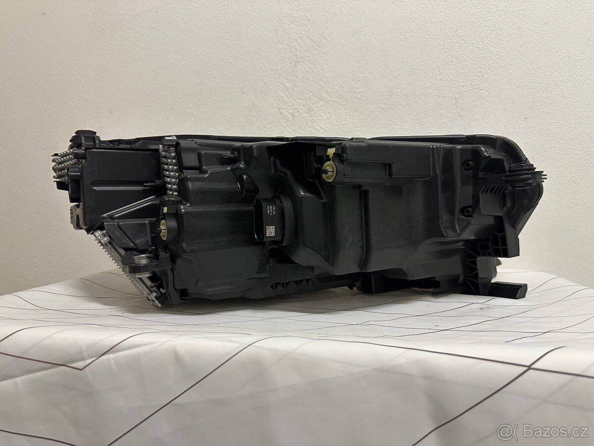 Octavia 4 lift světlo - 9