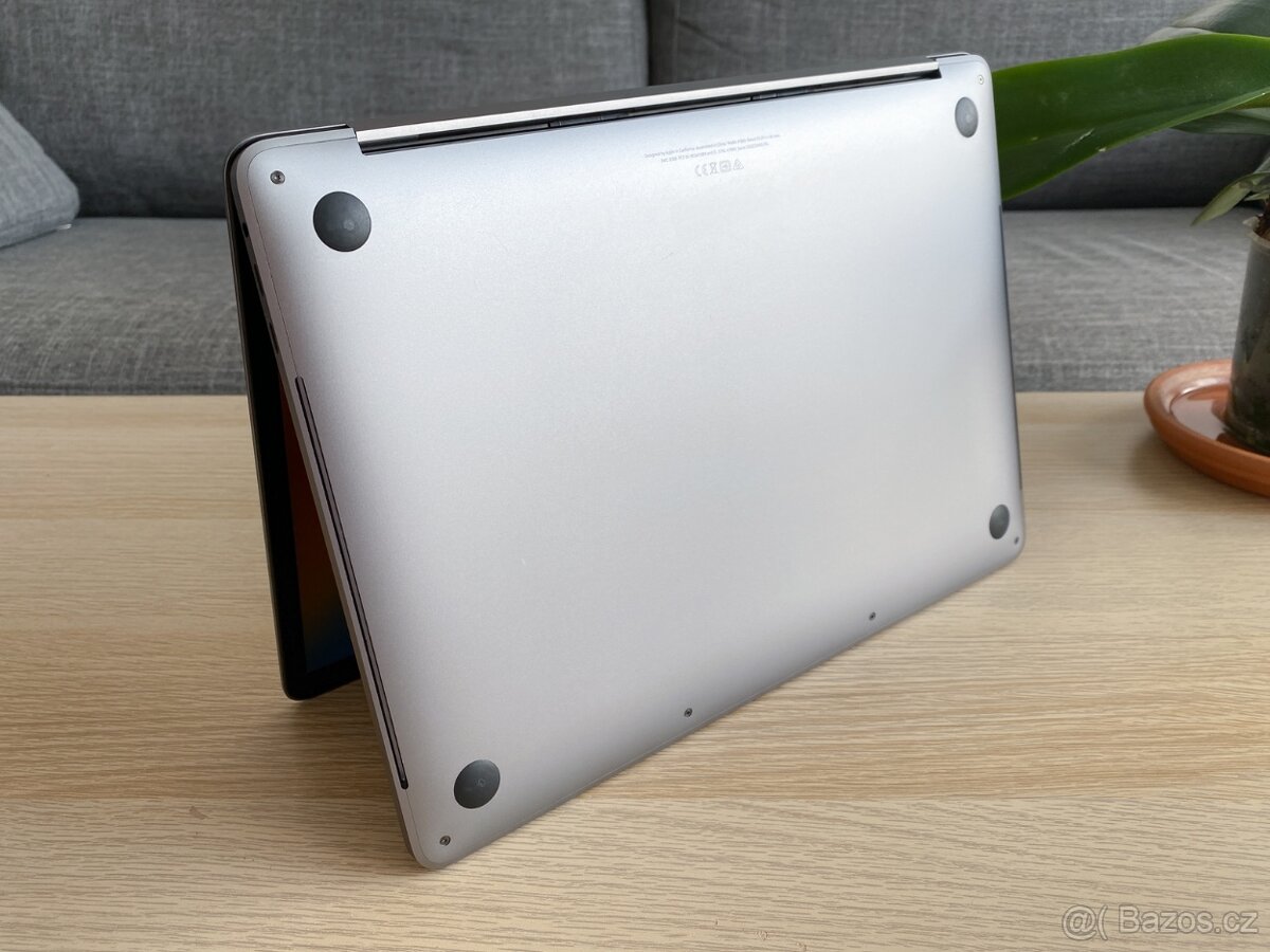 JAKO NOVÝ - MacBook Pro 13" (2019) SG - MAX KONFIGURACE - 9