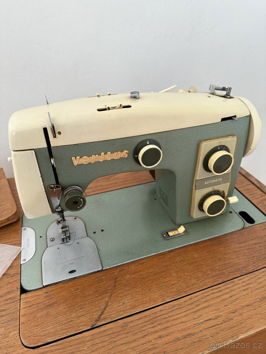 Skříňový šicí stroj včetně návodu - 9