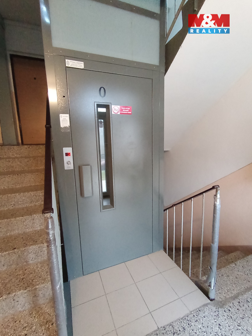 Pronájem bytu 2+kk v Lounech, ul. Petra Obrovce - 9