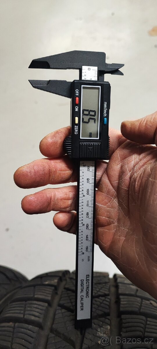 Jako nové 205/60/16 Barum Polaris 5, DOT 2422, 9.0-8.5mm - 9