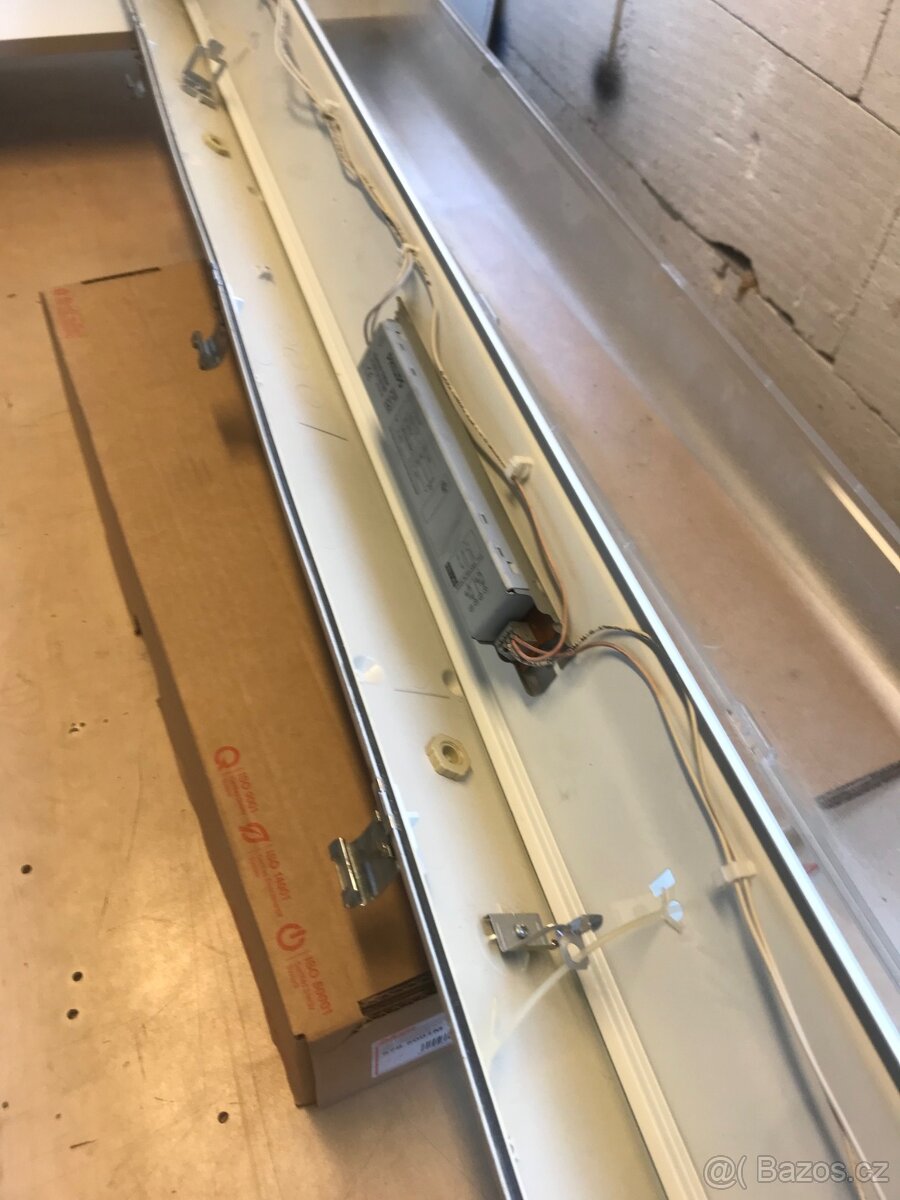 zářivky Philips prachuvzdorné 160/150cm do dílny - 9