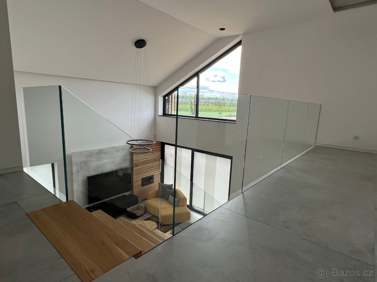 PÁTEŘOVÉ schodiště a schody, skleněné zábradlí - 9