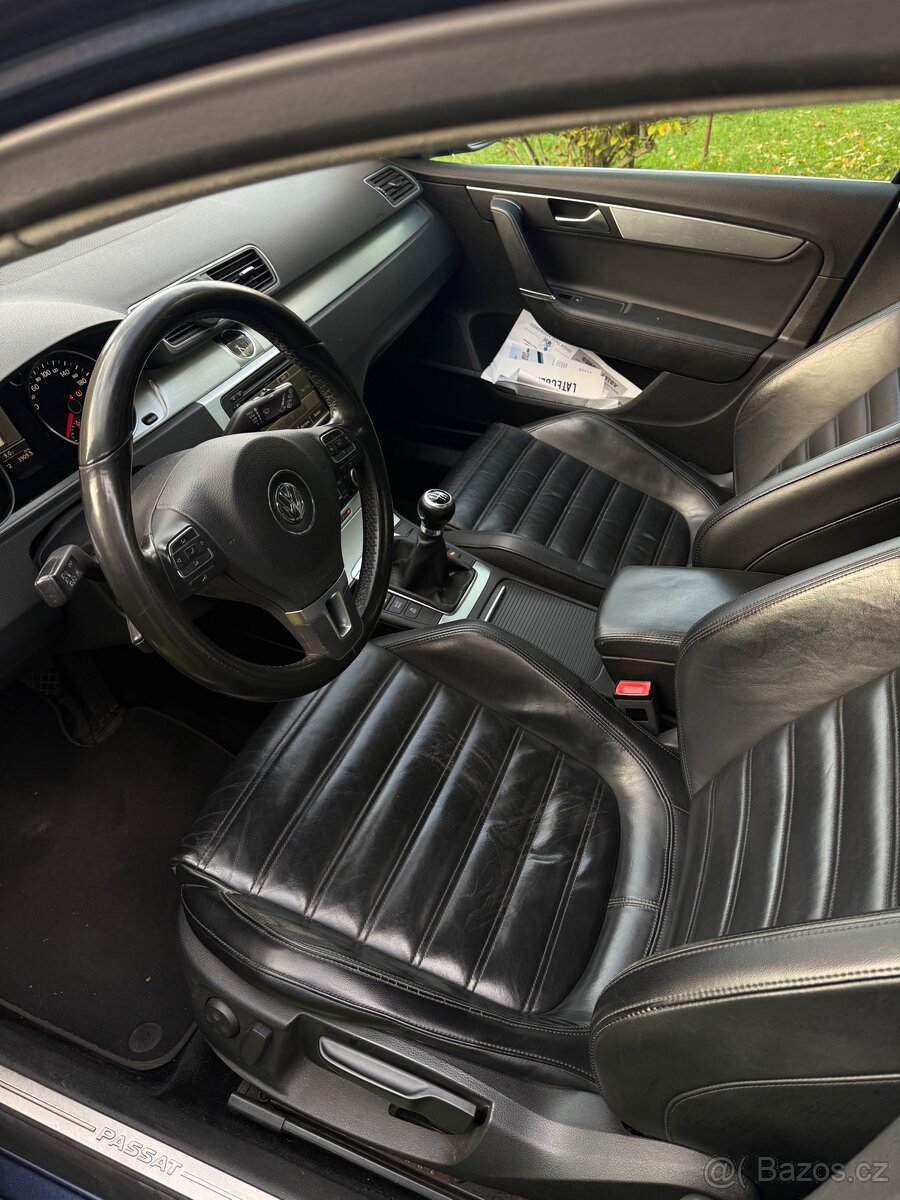 Prodám VW Passat B7, Variant 2.0 TDI, rok 2011 - 9