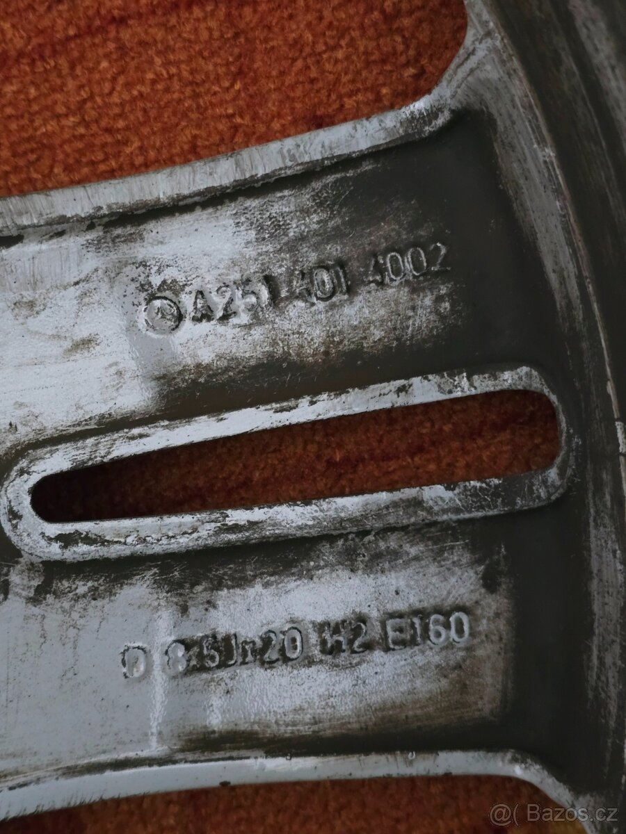 Alu kola r20 s pneu na Mercedes ML - 9