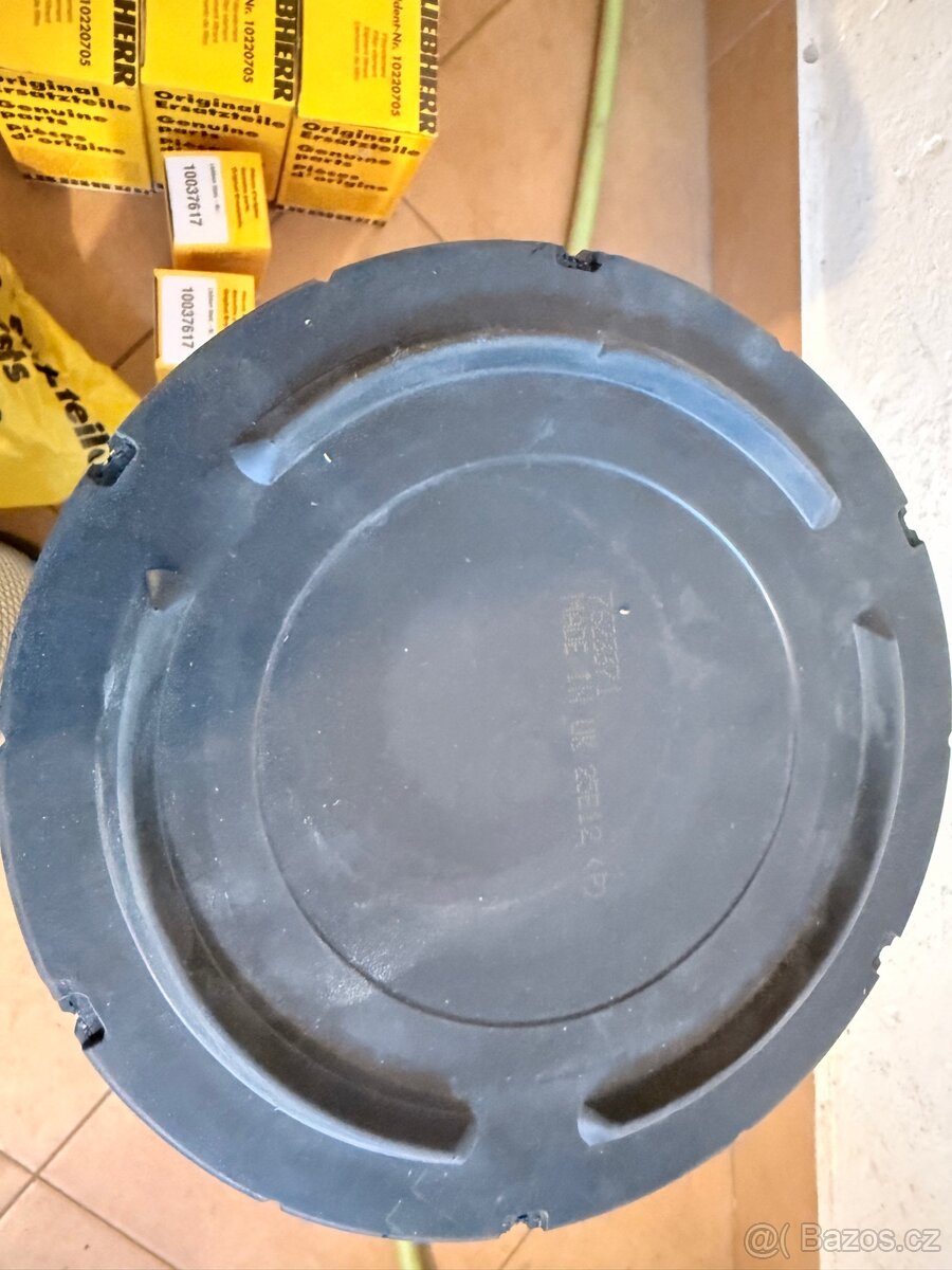 Filtry, Liebherr a Kramer - 9