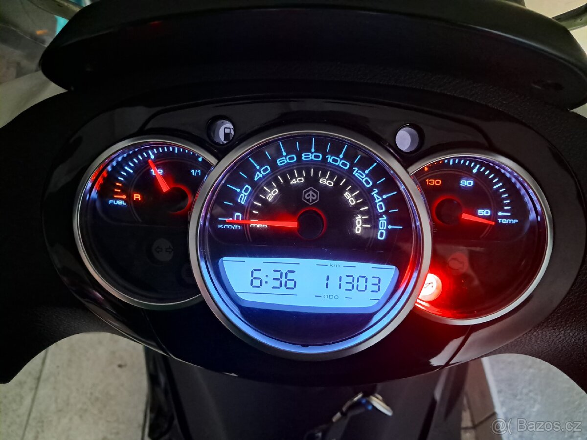 Piaggio Beverly 300 - 9