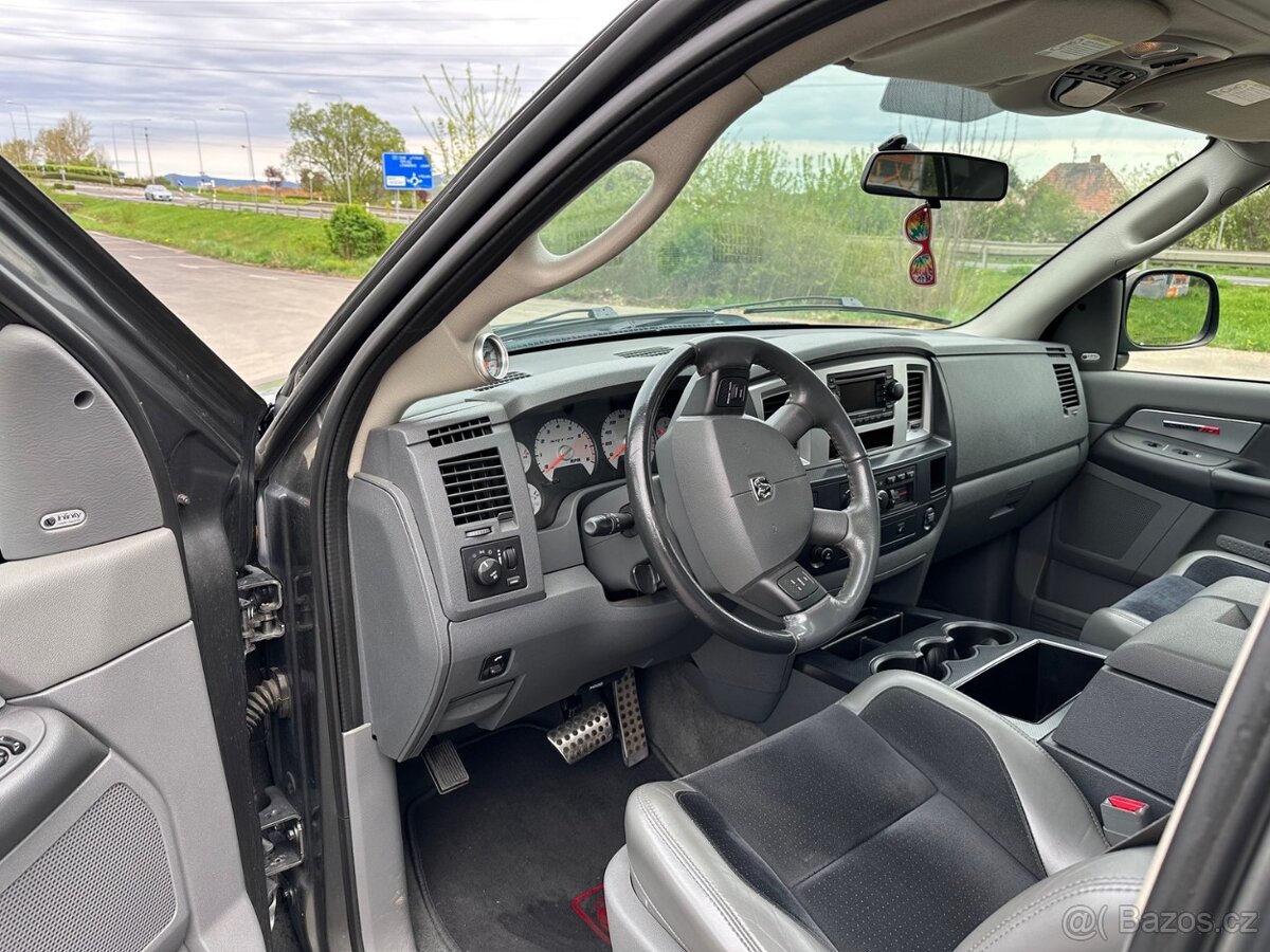 Dodge Ram SRT-10 - 9