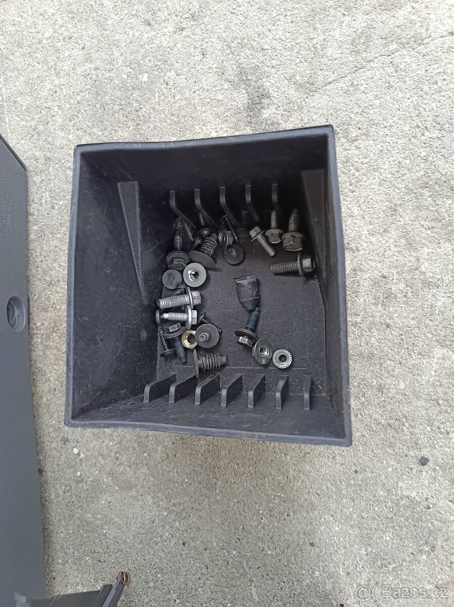 Středová konzole s loketní opěrkou orig.Ford C-Max 2003-2010 - 9