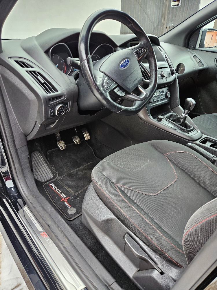 Ford focus ST Line - 9