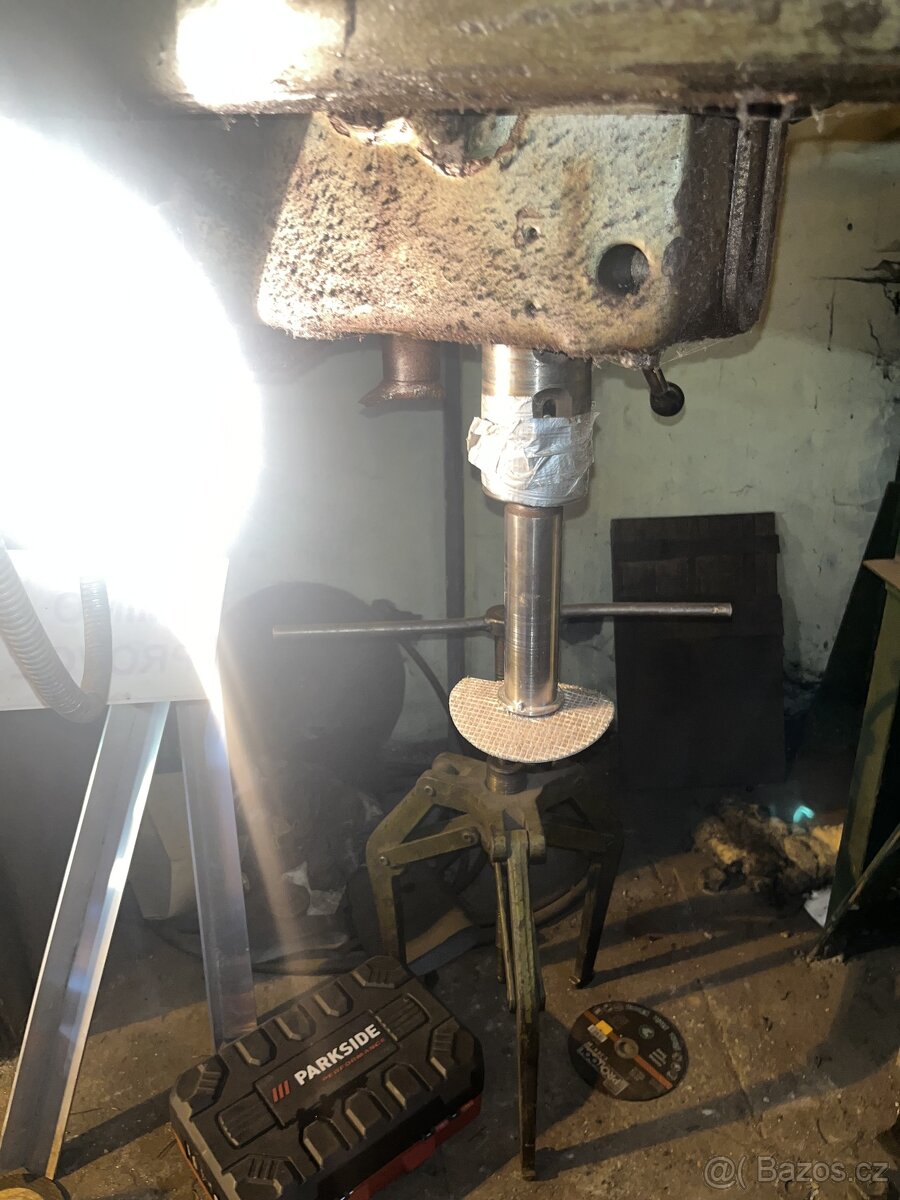 Radiální vrtačka MAS VR4 – funkční, drobná závada - 9