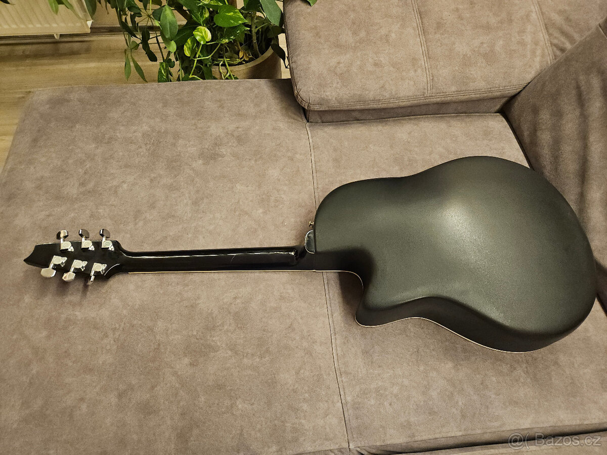 Česká akustická polomasivní kytara FURCH - 9