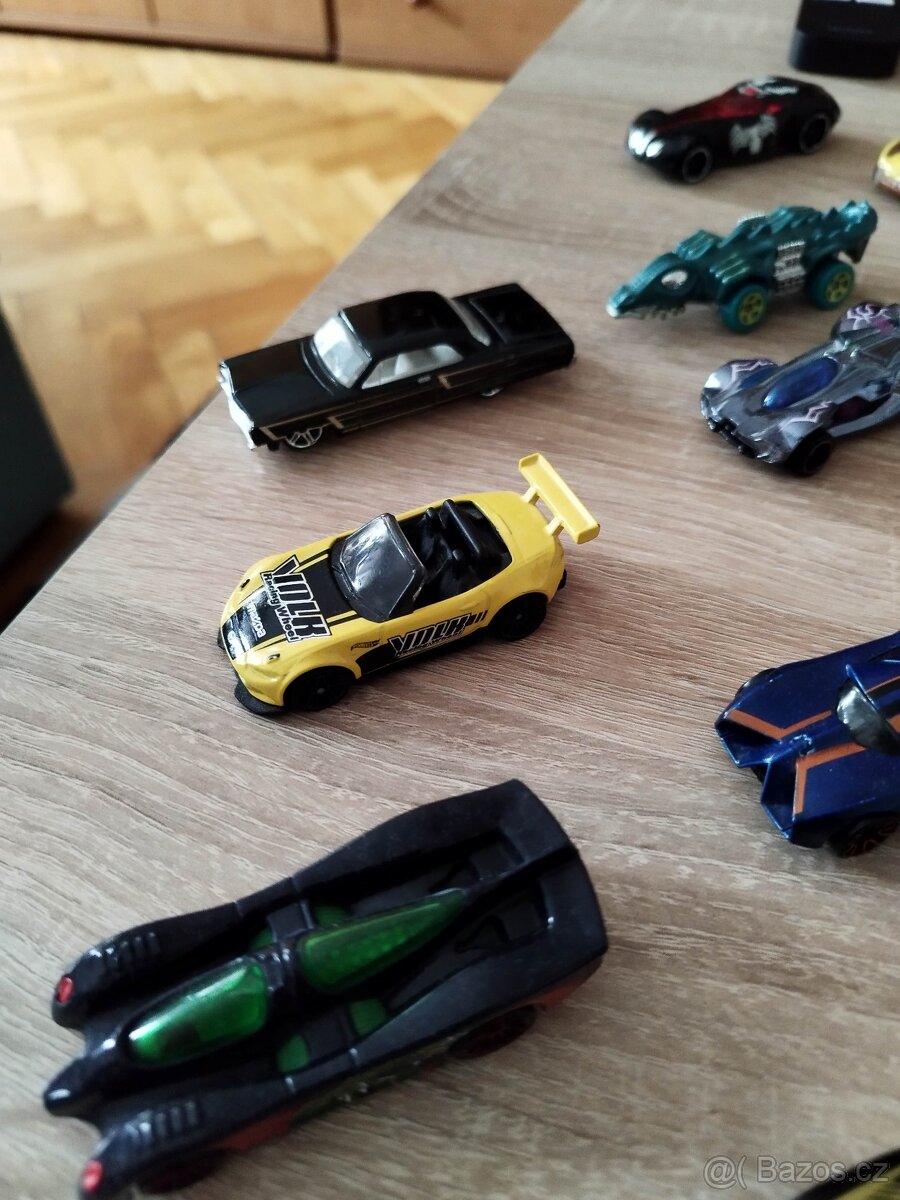 Hot wheels autíčka 36 ks - 9