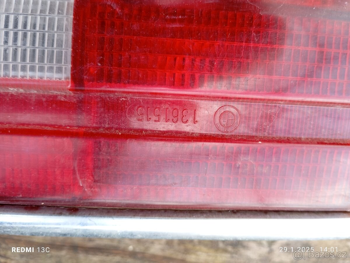 Zadní světlo a chrom rámečky BMW E12. - 9