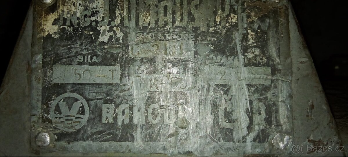 Hydraulický lis do země - 9