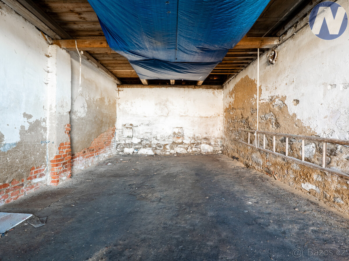 Prodej komerčního objektu 179 m², pozemek 16100 m², Vráž u P - 9