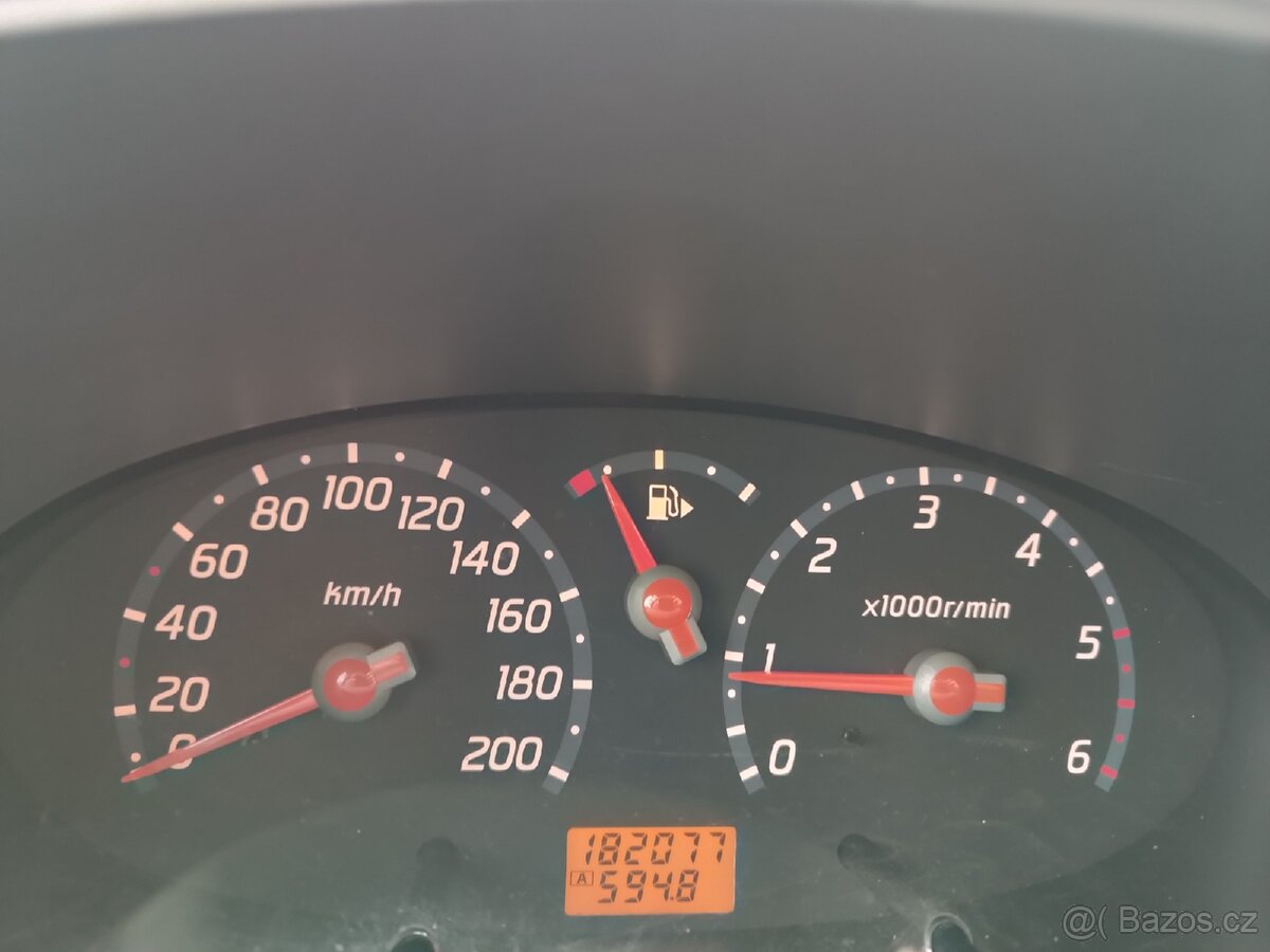 Nissan Micra 1.5 DCI - 9