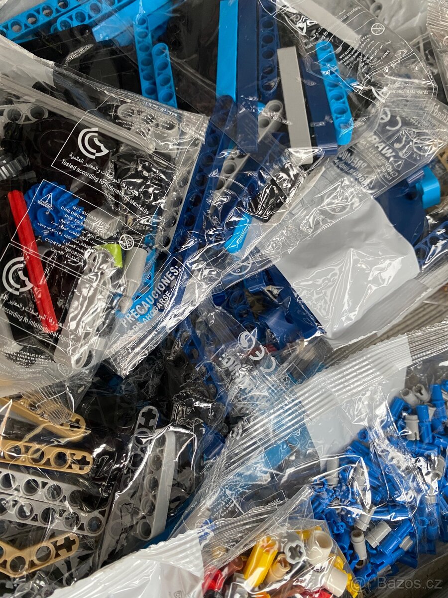 NOVÉ Bugatti Chiron - 3599ks kostek - 9