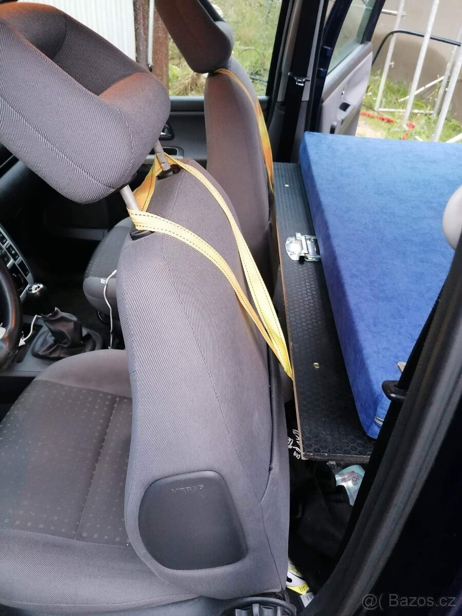 Spací vestavba do Ford Galaxy - 9