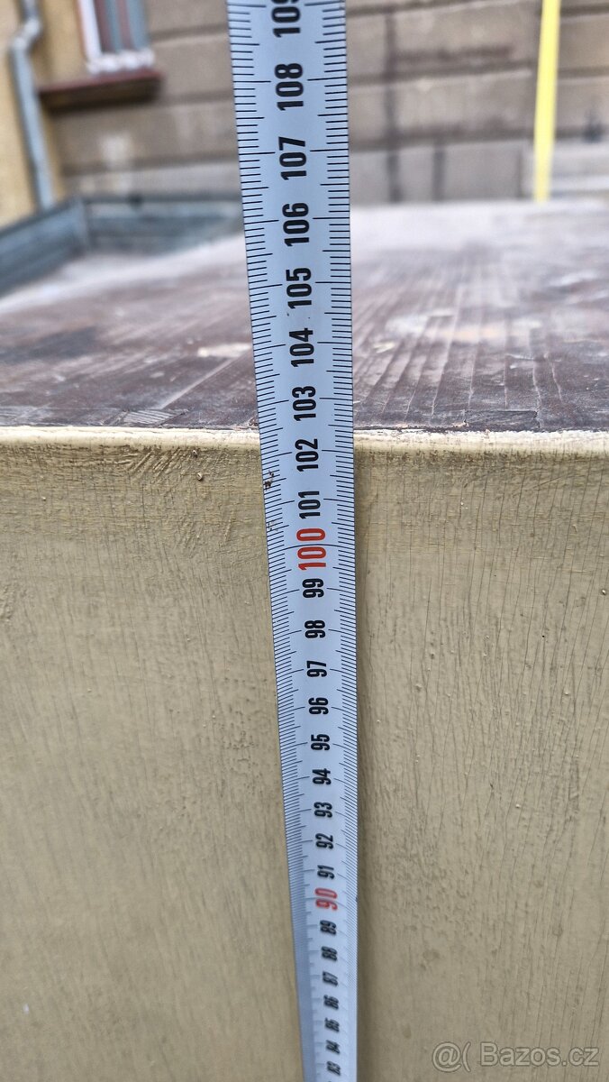 HORNÍ ČÁST KREDENCE - 9