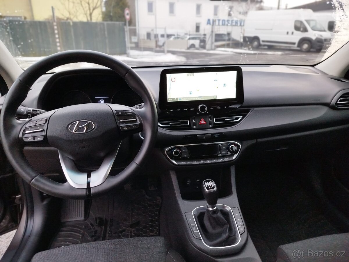 Hyundai i30 kombi - v záruce - 9