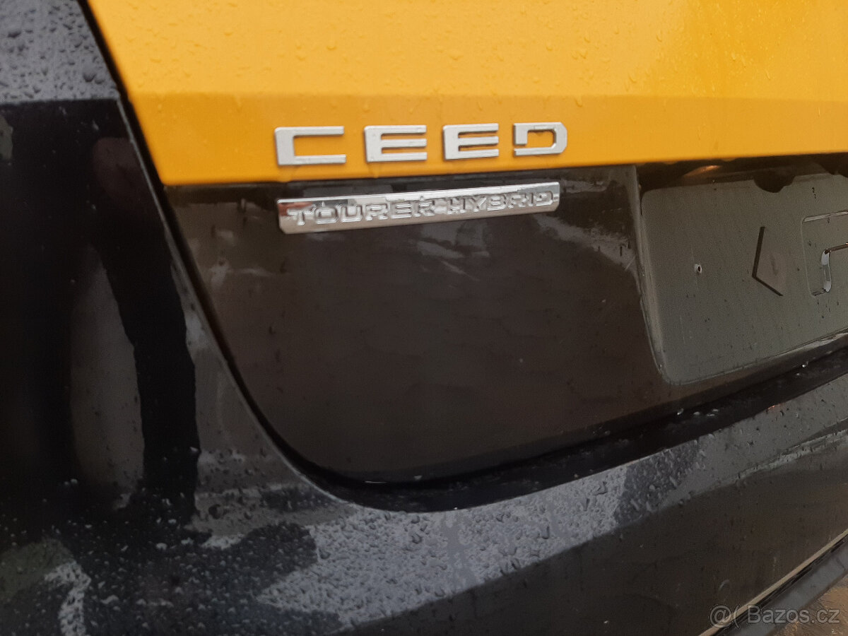 KIA Ceed Tourer Hybrid 2022 - 9