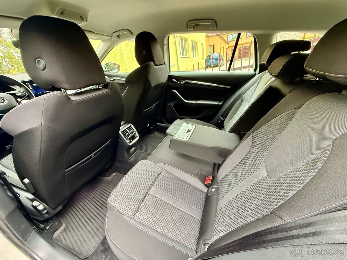 ŠKODA OCTAVIA IV 2,0TDi 110kW STYLE ACC VYHŘ.OKNO TAŽNÉ - - 9