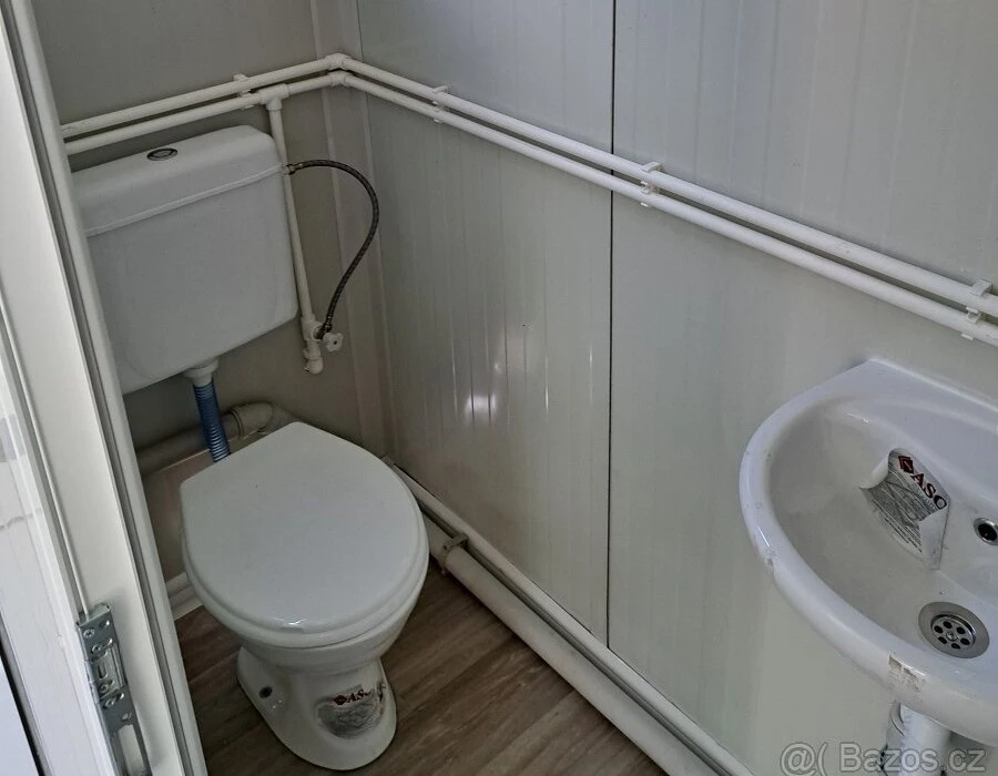 Obytný kontejner se sociálním zařízením 3x6m. - 9