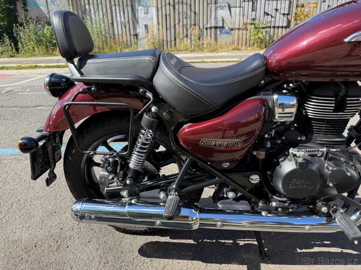 Royal Enfield Meteor 350 - Stellar Red - 9