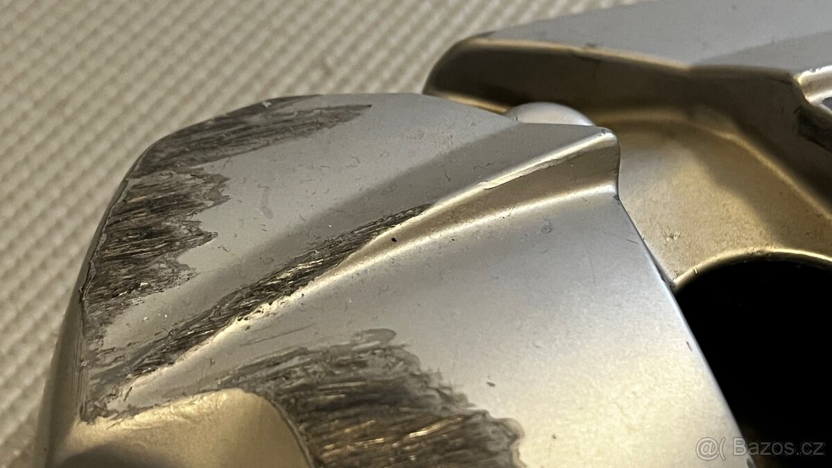 Kryt ventilů BMW R1200R - 9