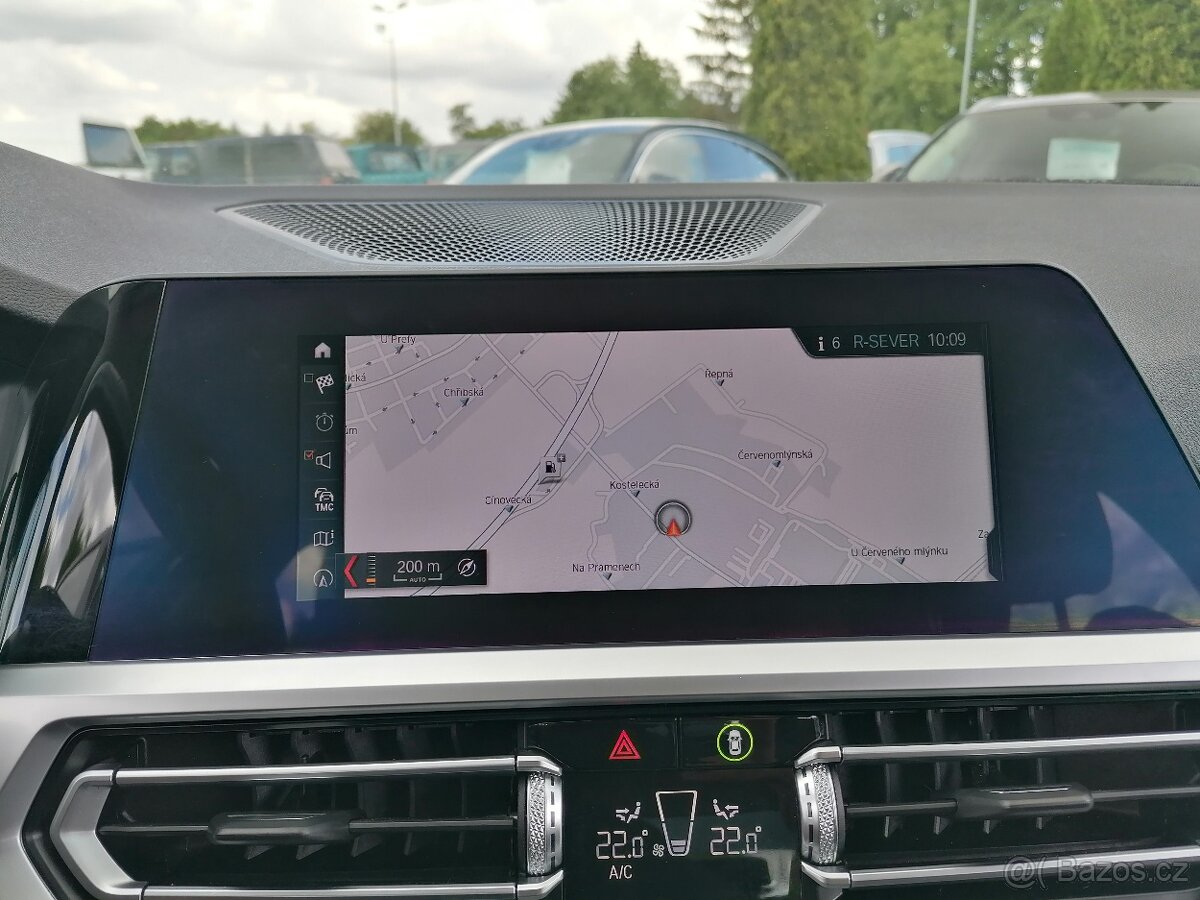 BMW Řada 3 2.0 318D A/T,Kůže,Ambient. - 9