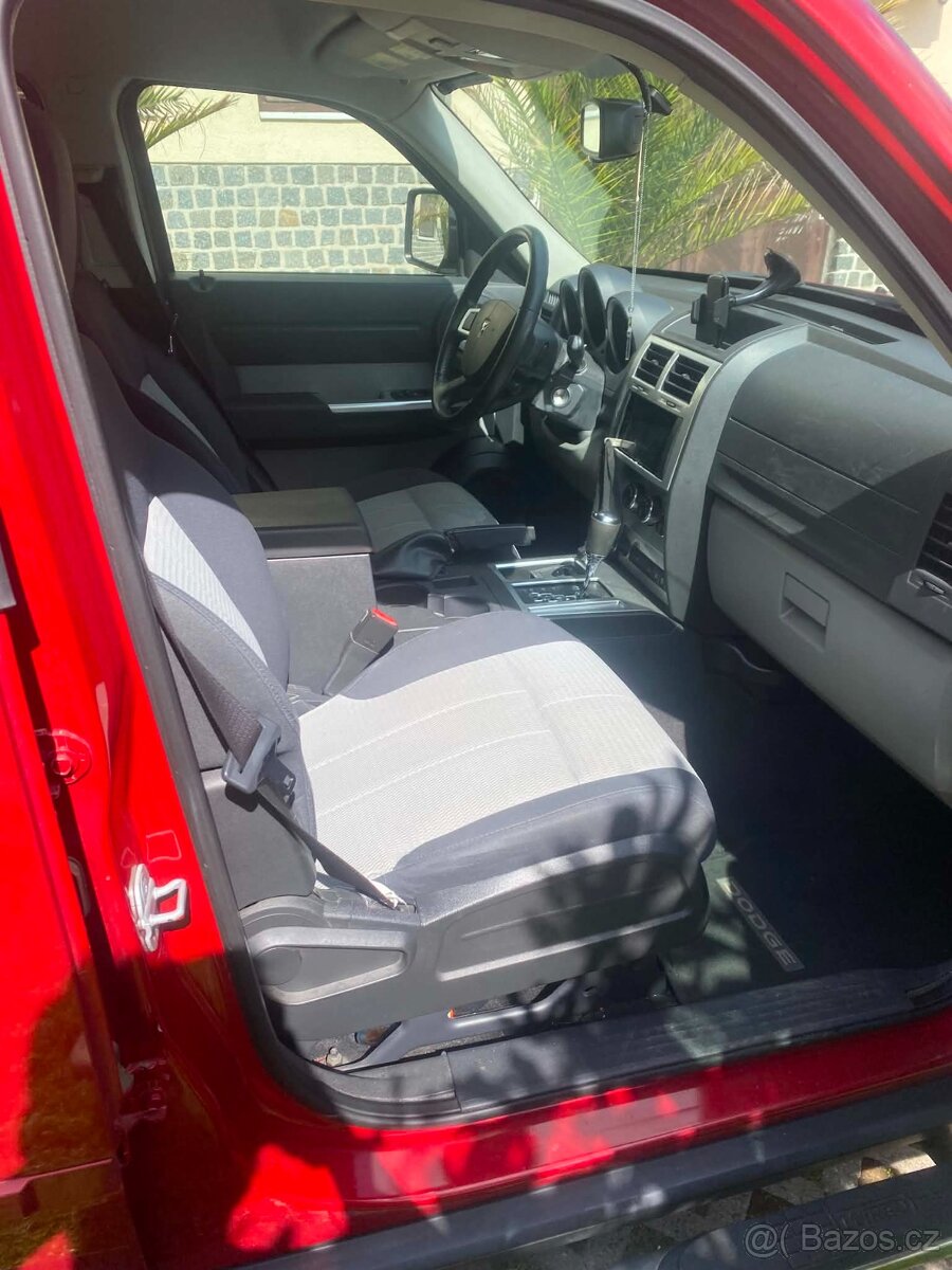 Dodge Nitro 2.8 - 9