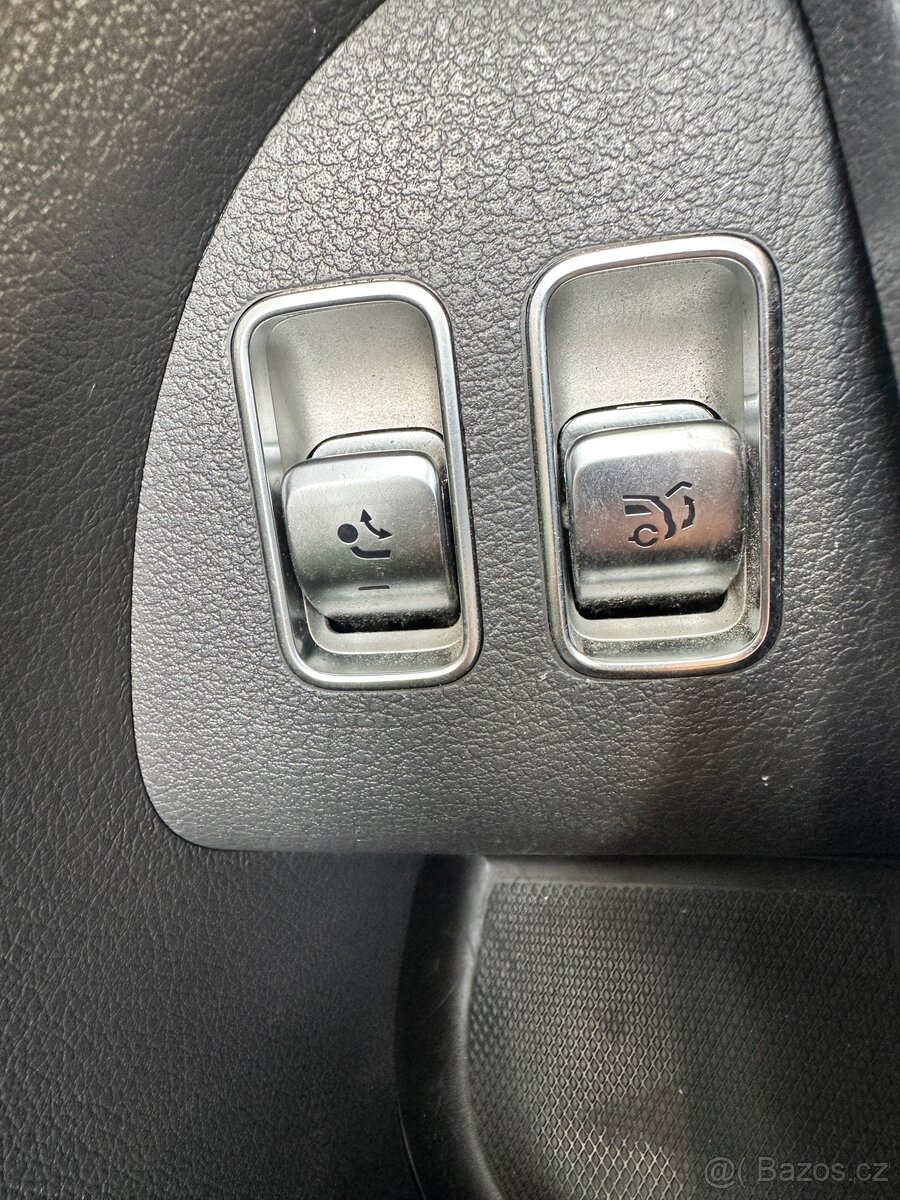 Mercedes GLE-350d 4-Matic AMG CZ Premium +, DPH Emerald - 9