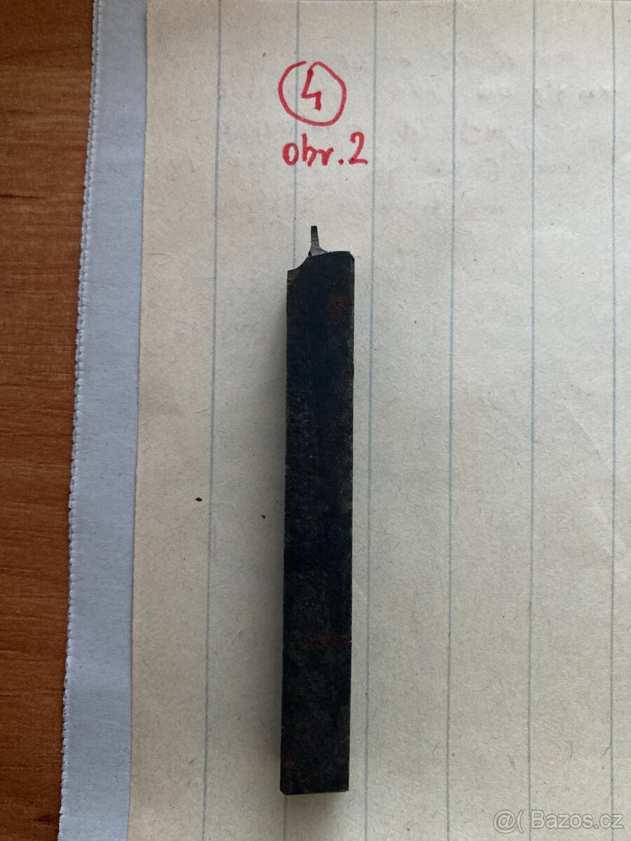 Nářadí, přístroje, náhradní díly a materiály z dílny - 9