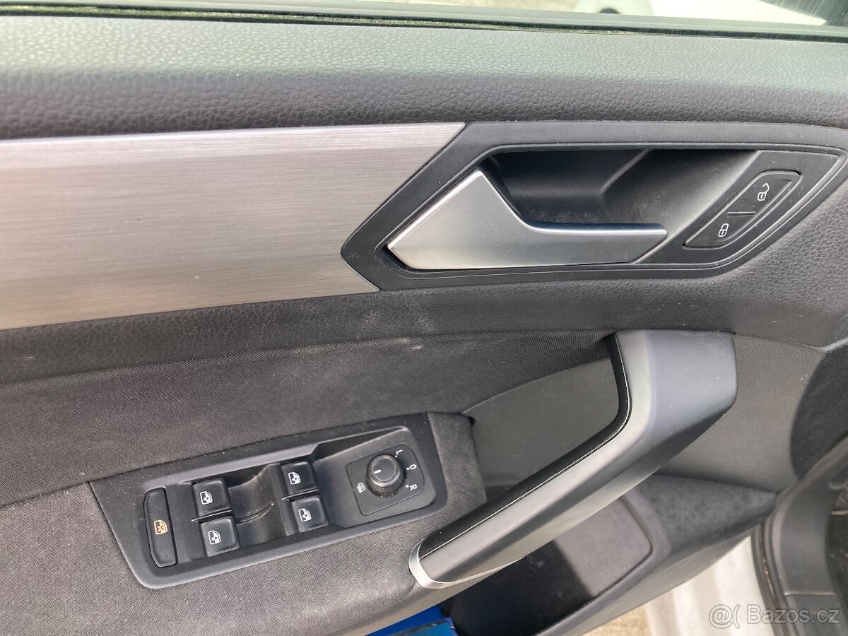 Volkswagen Touran 2.0 tdi Dsg - 9