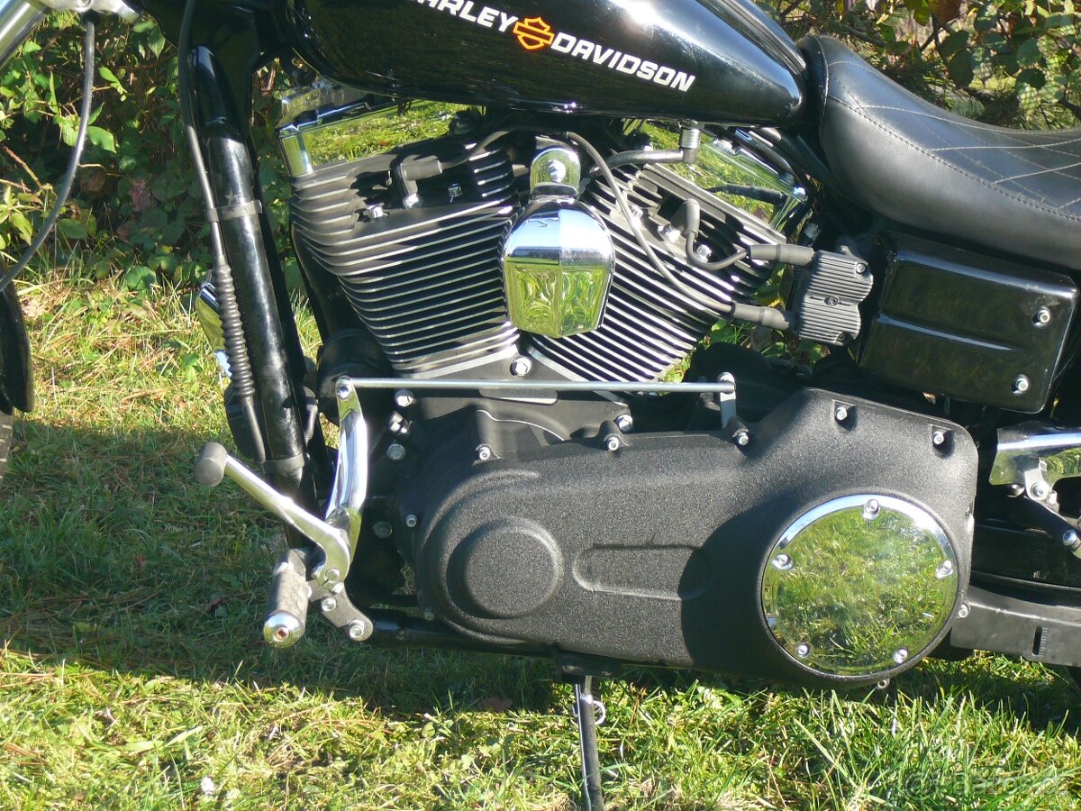 Harley-Davidson FXDWG Dyna Wide Glide 96ci 2011 - 9
