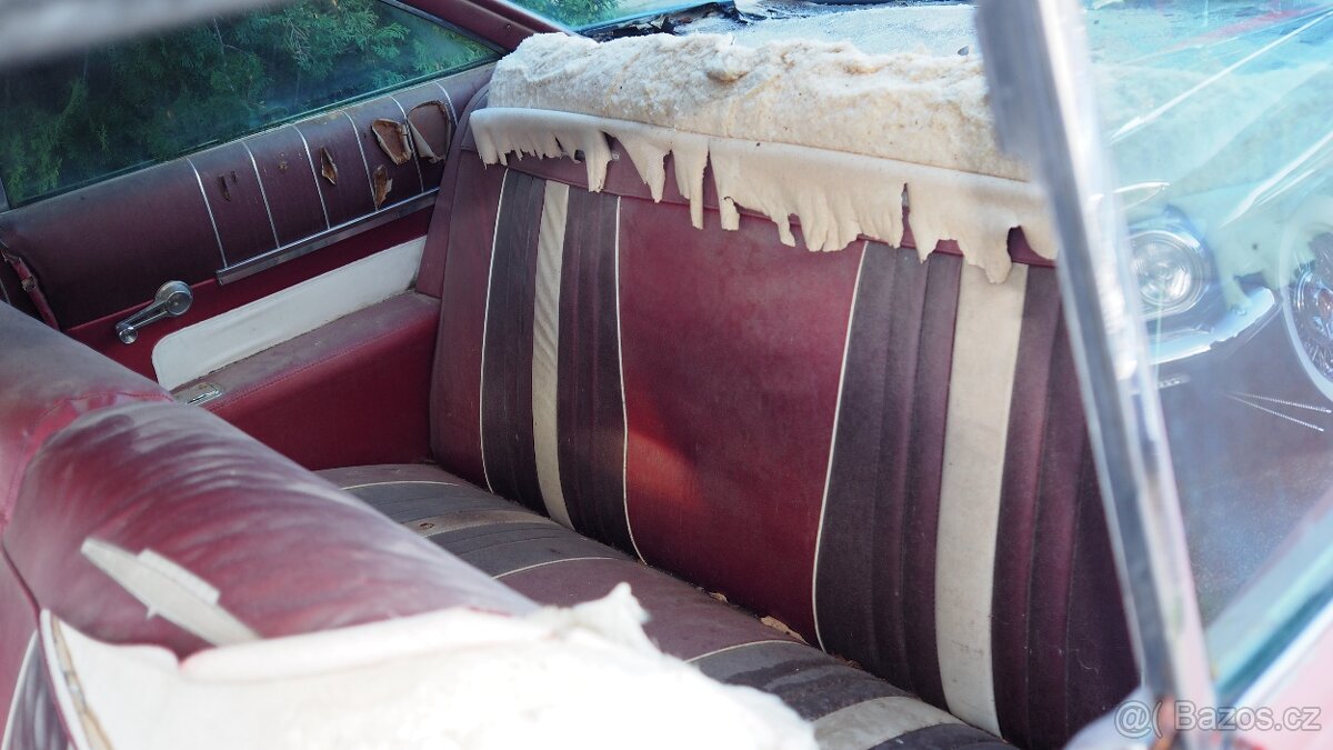 1960 Pontiac Ventura two door hardtop - 9