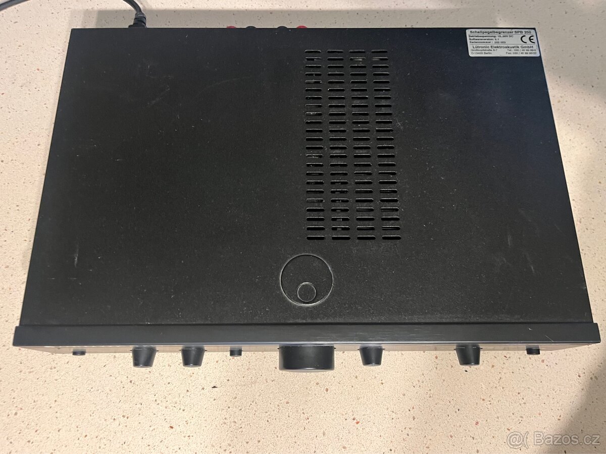 Zesilovač Cambridge Audio A300 - 9