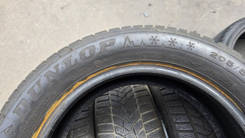 Zimní pneu 205/55/16 Dunlop - 9