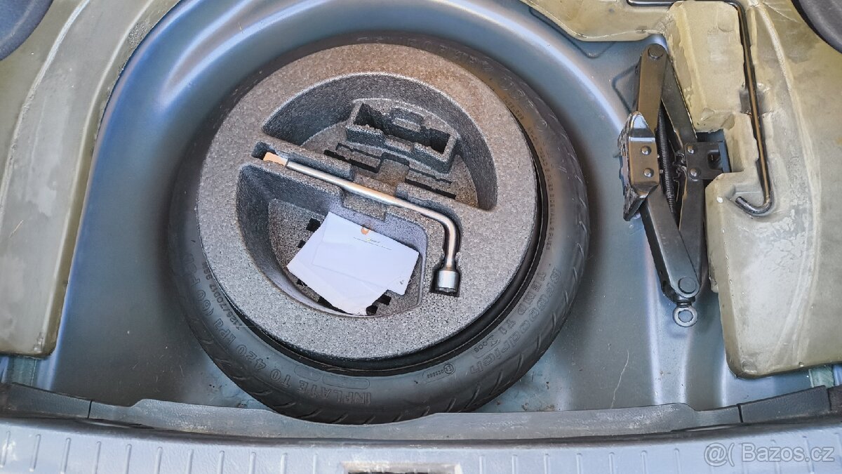 Toyota Avensis Hatchback - 9